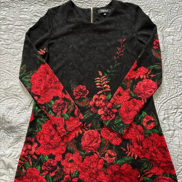 PAPILLON BLACK ROSES TUNIC - Picture 1 of 7
